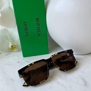 NWT Bottega Veneta Brown Havana Sunglasses